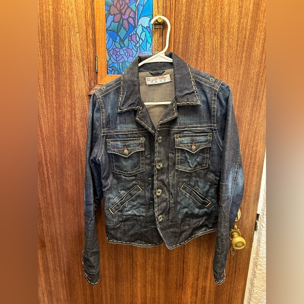 Beautiful lined dark blue denim jacket with great details